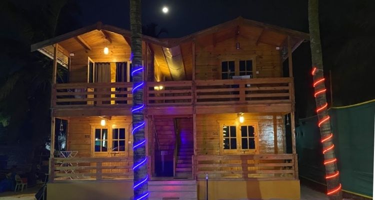 wooden-resort-in-devbag